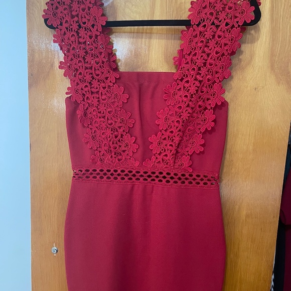 Red Dress - Picture 1 of 2